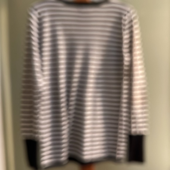 Halogen black and white striped cotton V-neck sweater size medium - Picture 2 of 5
